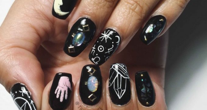 Lille Tattoo - Nail Art by Souchka & Lili Nguyen